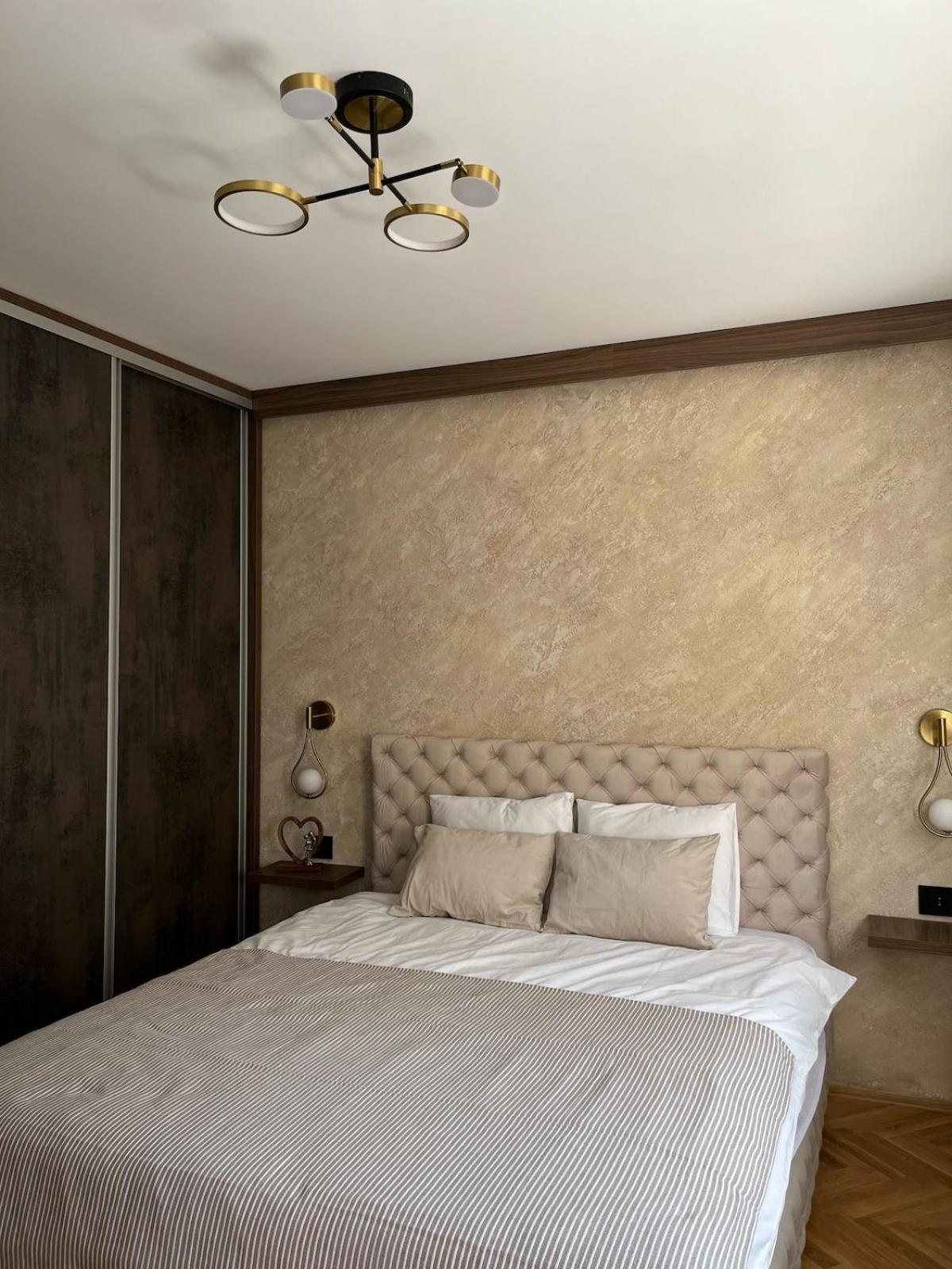 Kasmir Apartment